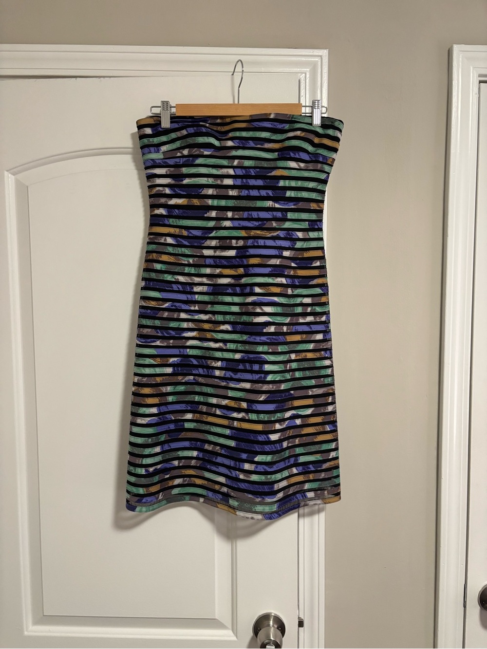Bcbgmaxazria, NWOT Colorful Strapless Dress, Size 08